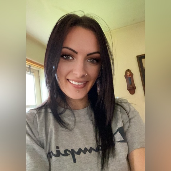 Meet your Posher, Ashley - Picture 2 of 2